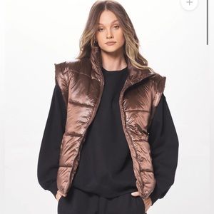 BRONZE OVERSIZED PUFFER VEST